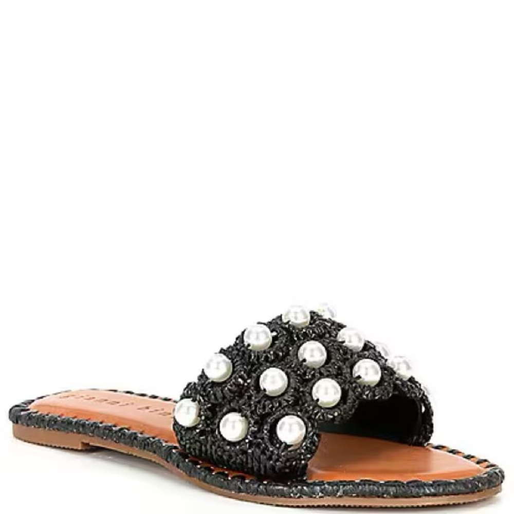Gianni Bini
Justise Raffia Pearl Flat Sandals🎁